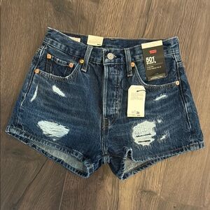 💙 Levi’s NWT 501 shorts size 25 💙